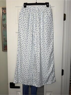 White & Blue Floral Pant- Comfortable Everyday Style